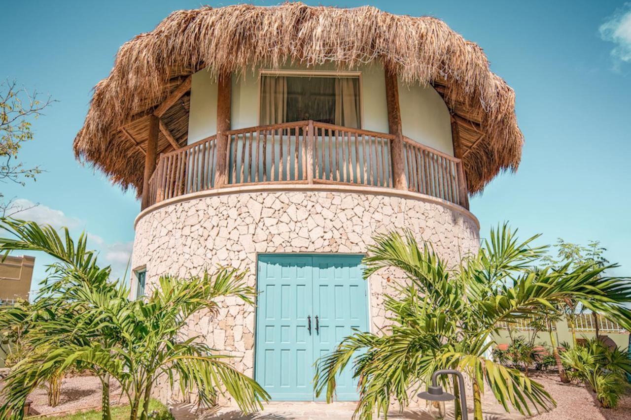Boardwalk Boutique Hotel Aruba - Adults Only Палм Бийч Екстериор снимка